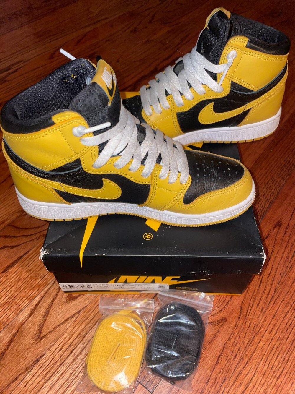 Nike Air Jordan 1 Retro High OG GS Pollen size 4.5Y